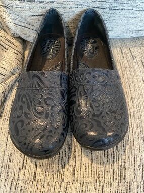 Born BOC Women's Dark Navy Paisley Slip-On Loafers